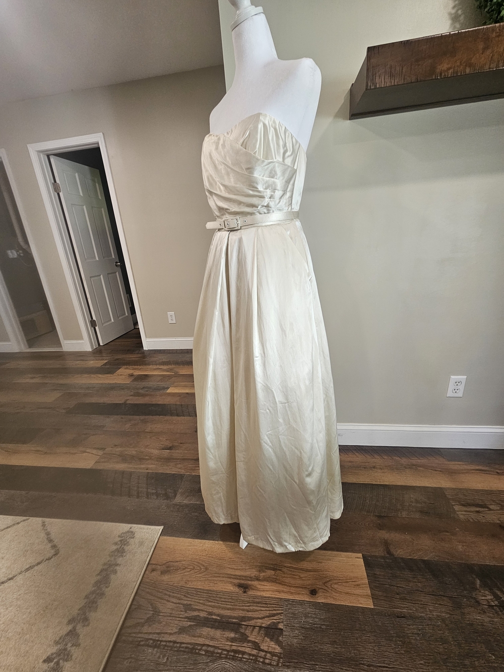 Strapless Champagne Silk Gown with Pockets | Size 8 - Picture 6 of 6